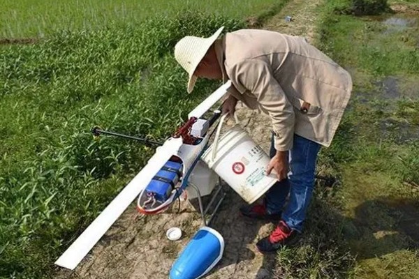 鉴别农药药效的方法，不同剂型采取的鉴别方式有区别