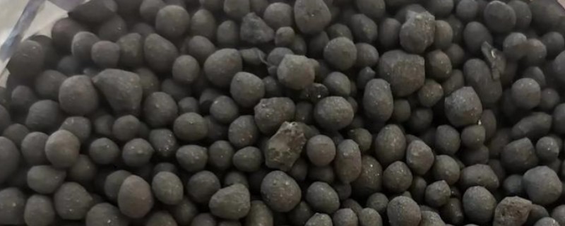生物有机肥和化肥的区别，前者养分齐全、后者只有一种或几种营养