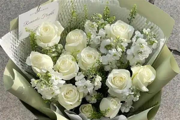9朵玫瑰有什么花语,代表天长地久、至死不渝